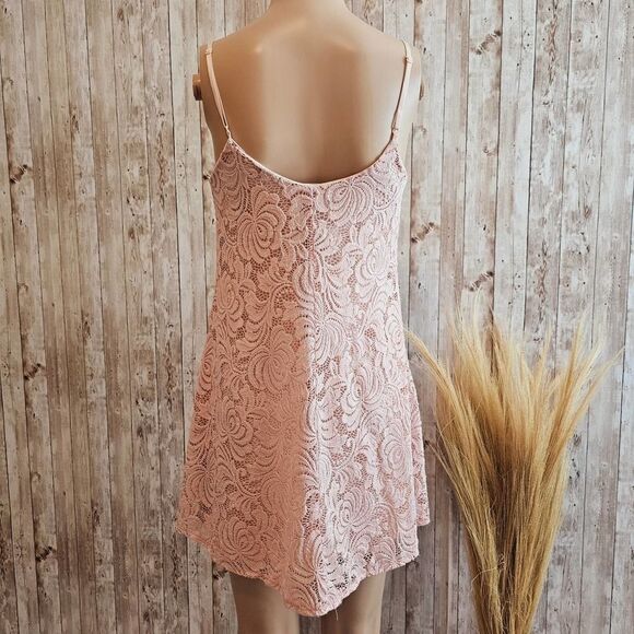 Emerald Sundae Pink Lace Spaghetti Strap Mini Dress Size S - Picture 6 of 8